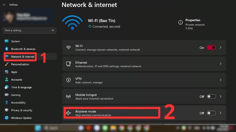 Chọn Network & Internet > Tại mục Airplane mode nhấn vào nút Off